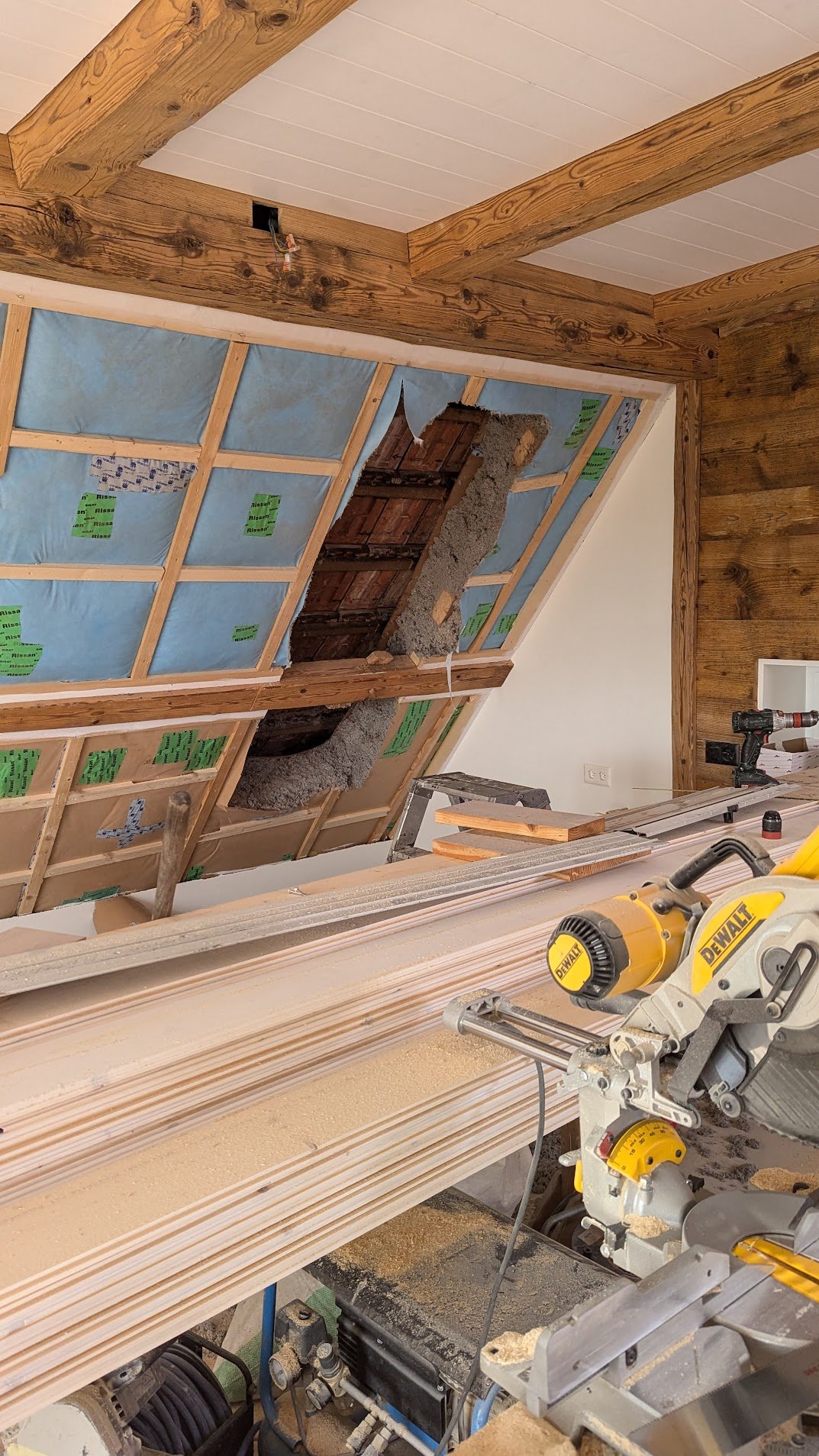 Der Einbau der Dachfenster beginnt 02 – 17. Juli 2024